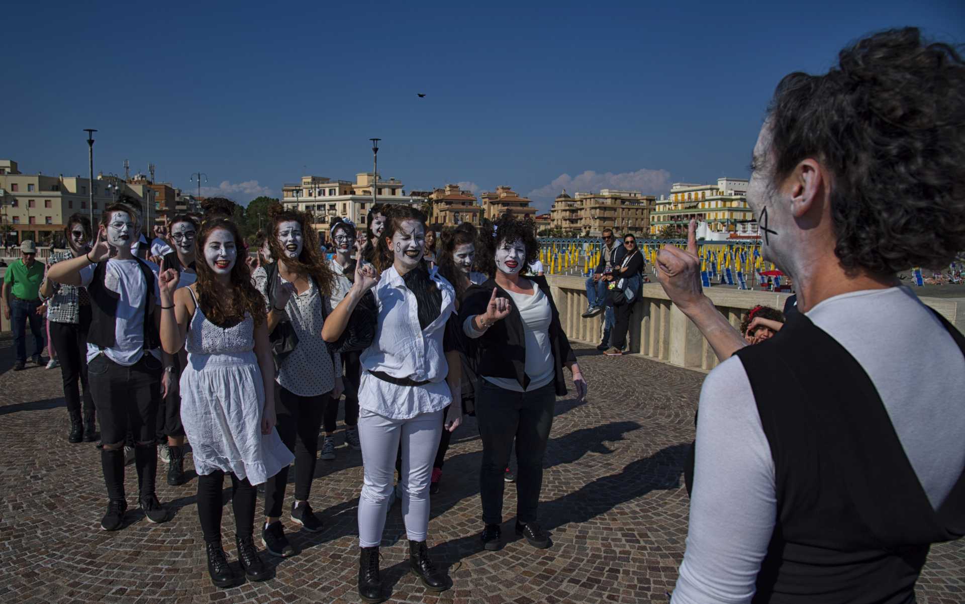 Il teatro che non c''